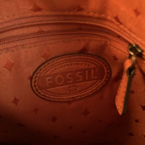 Tan Fossil Leather Crossbody bag zipper pocket, magnetic closure - Picture 5 of 5